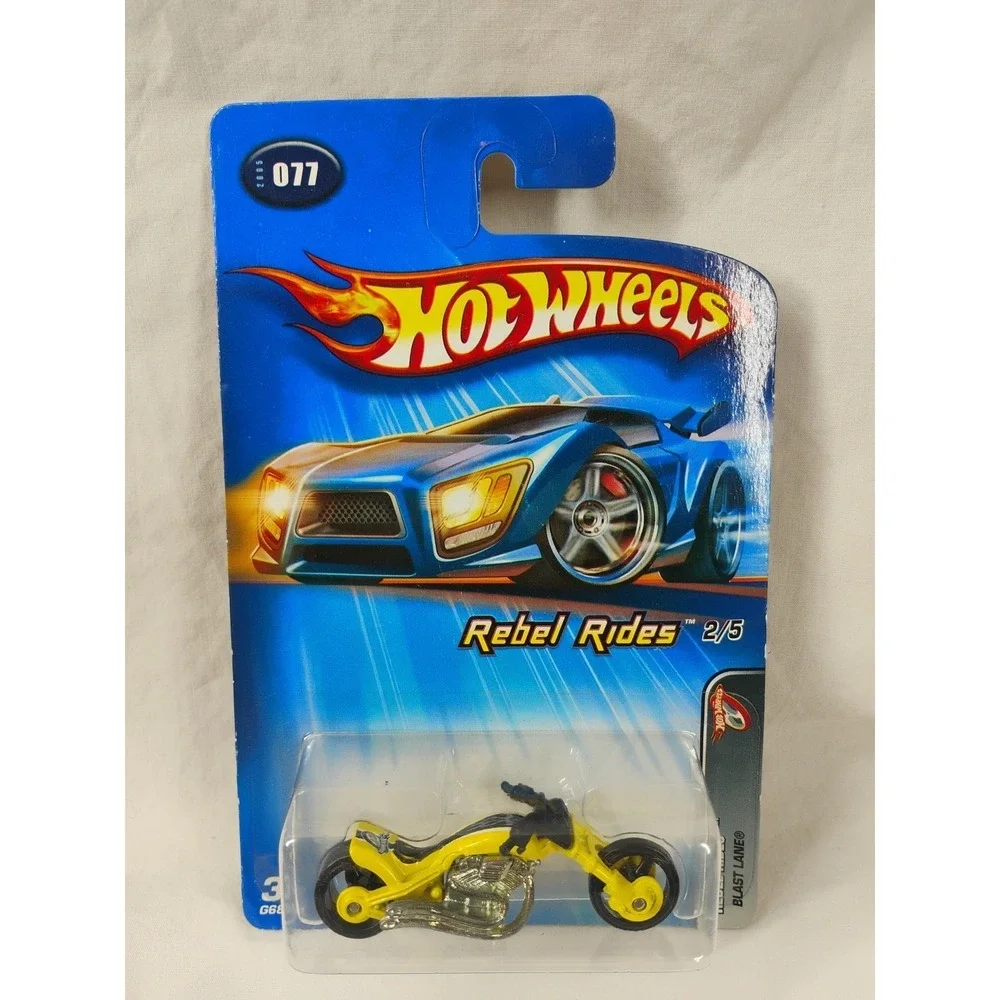 2005‎ Hot Wheels #077 Rebel Rides Blast Lane 2/5 YELLOW Motorcycle